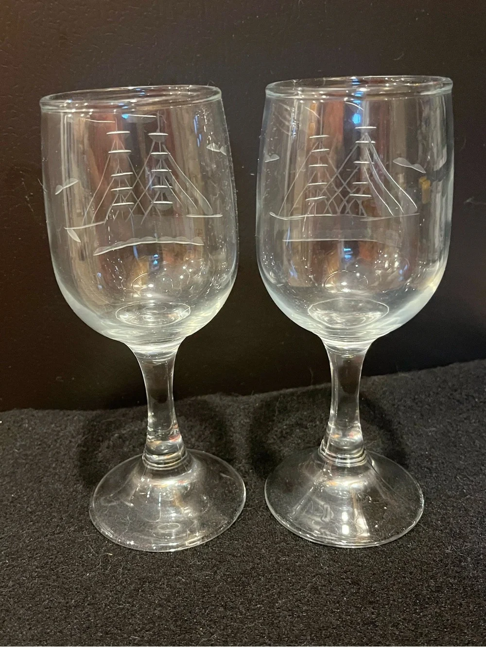 Javit Clipper Ship Collection Wine Glasses Fine Cut Etched Nautical Pattern
